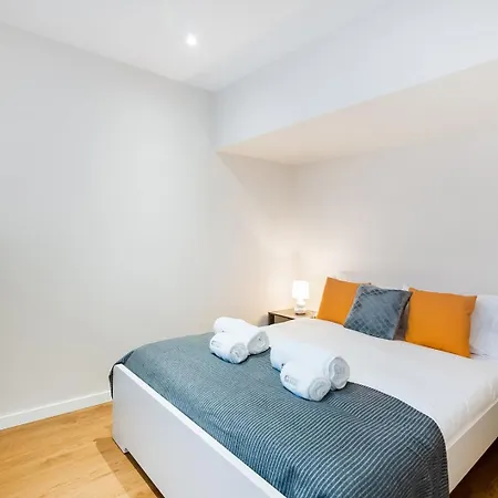 Lägenhet Guestready - Relaxing Place With Terrace Oporto